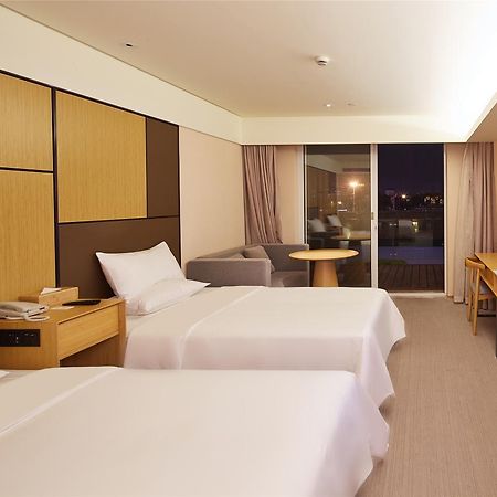 Ji Hotel Shanghai Hongqiao Airport Huqingping Highway Exteriör bild