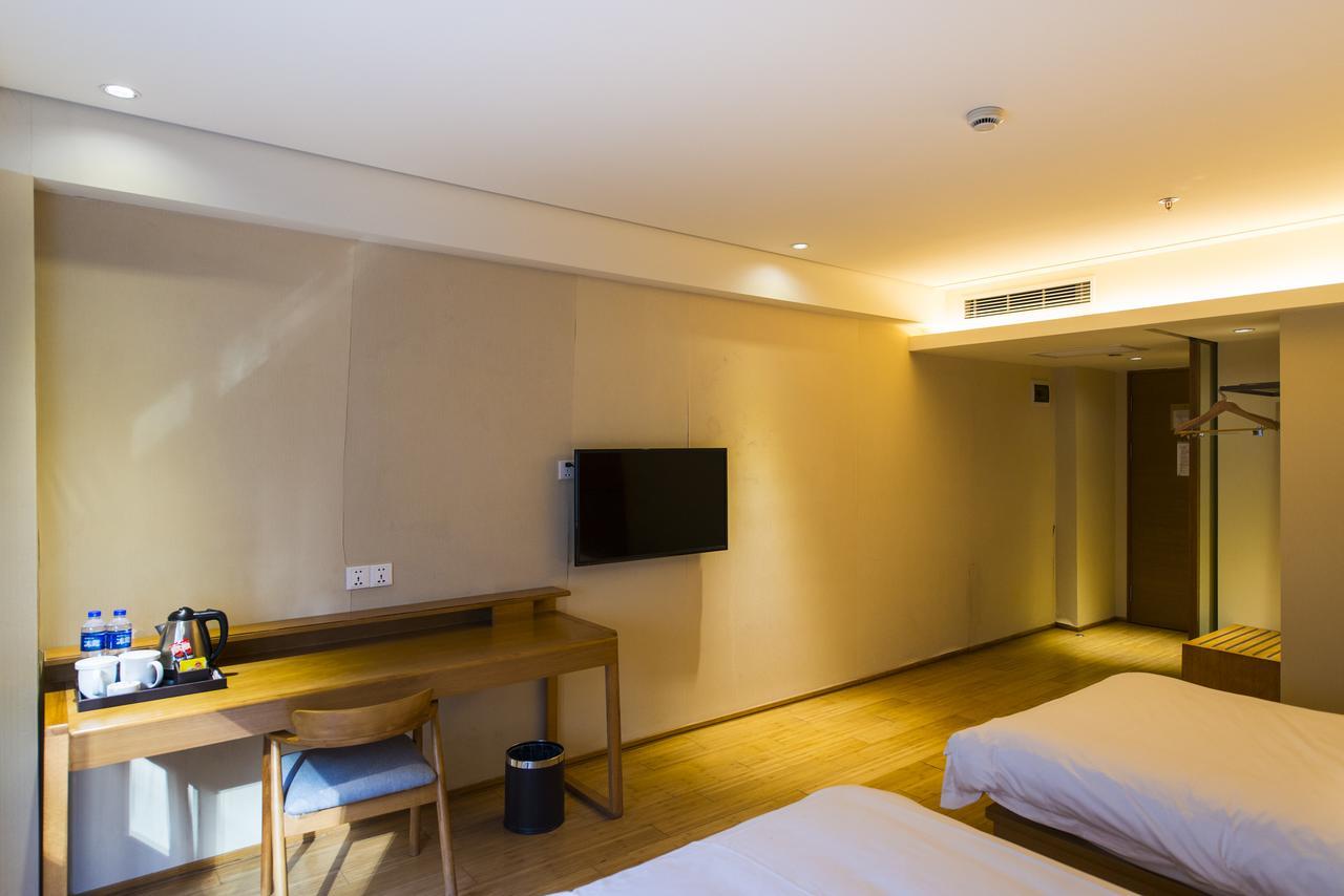 Ji Hotel Shanghai Hongqiao Airport Huqingping Highway Exteriör bild