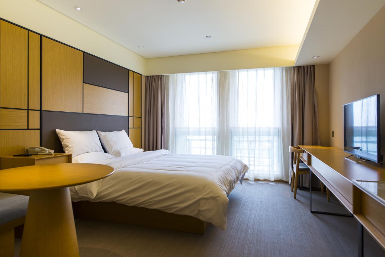 Ji Hotel Shanghai Hongqiao Airport Huqingping Highway Exteriör bild