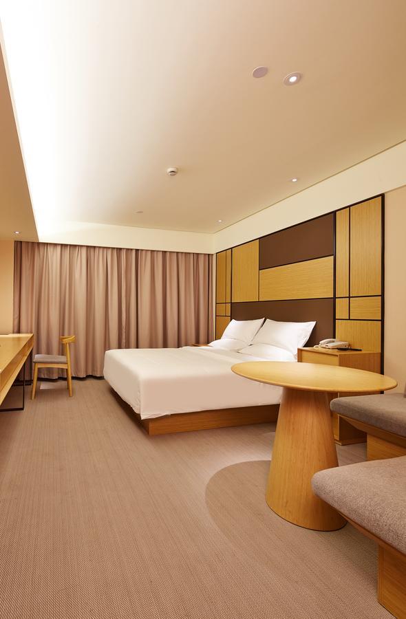 Ji Hotel Shanghai Hongqiao Airport Huqingping Highway Exteriör bild