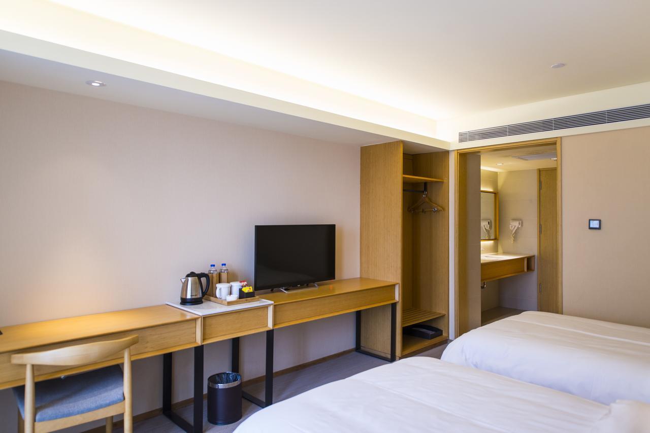 Ji Hotel Shanghai Hongqiao Airport Huqingping Highway Exteriör bild