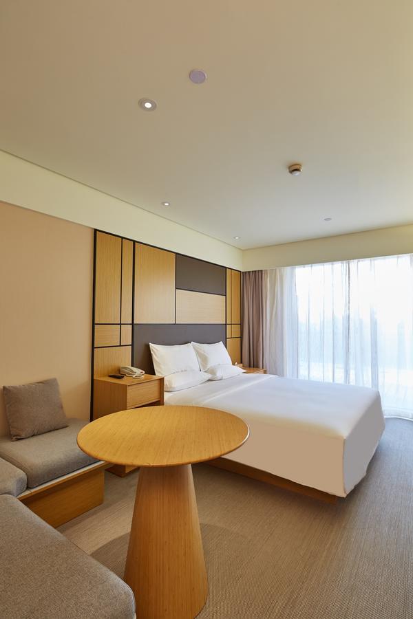 Ji Hotel Shanghai Hongqiao Airport Huqingping Highway Exteriör bild