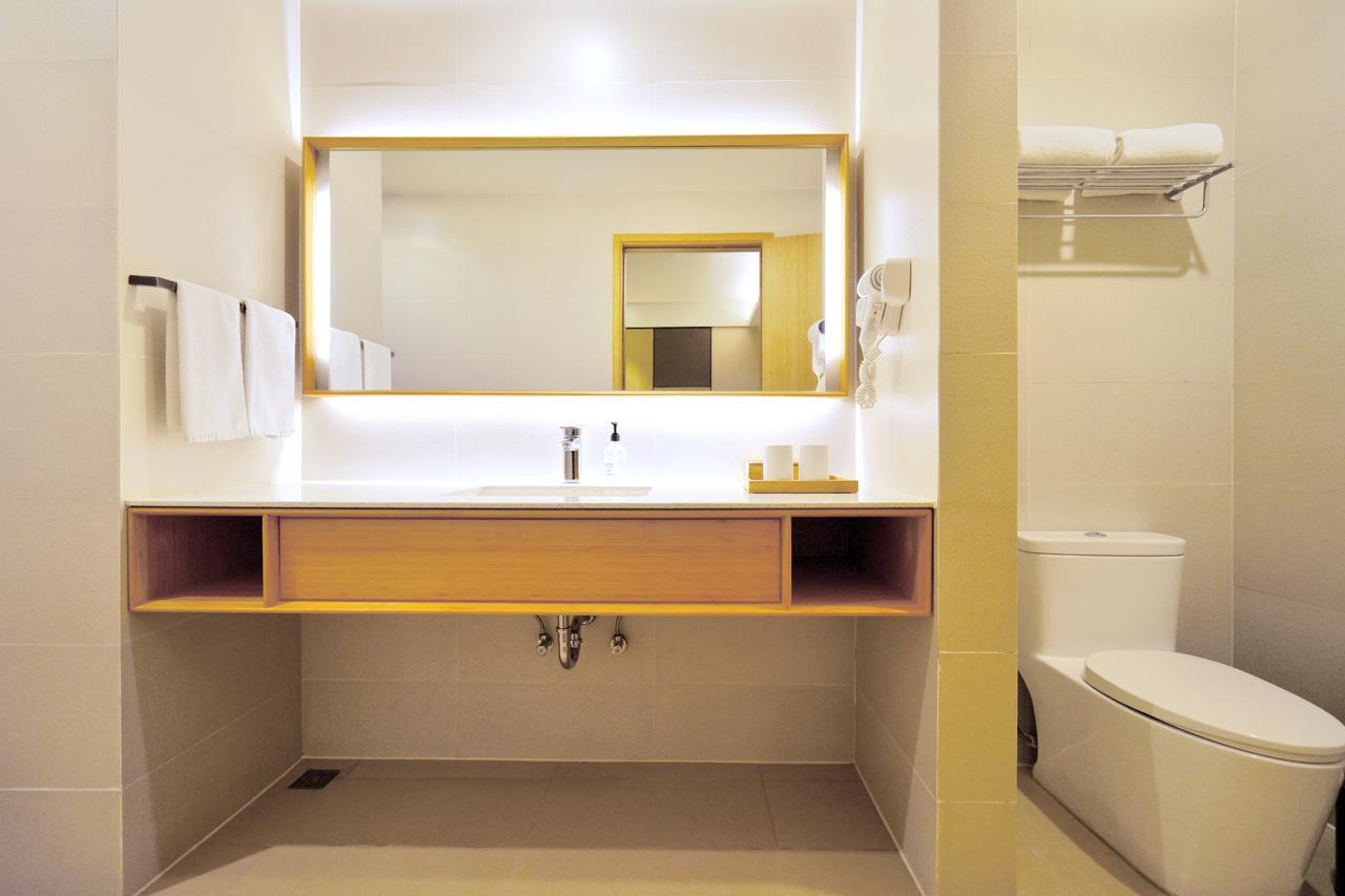 Ji Hotel Shanghai Hongqiao Airport Huqingping Highway Exteriör bild
